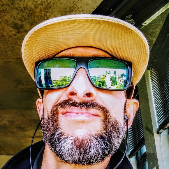 Meet your Posher, Michael - Picture 4 of 5